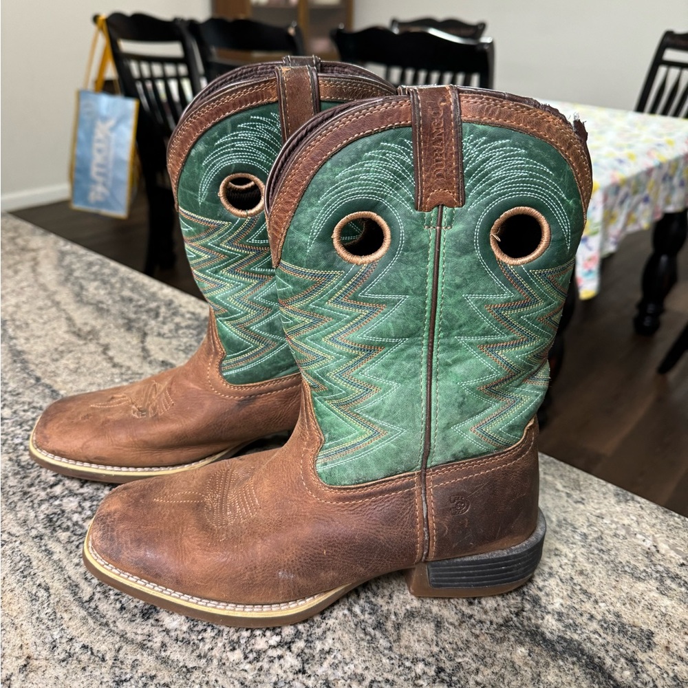 Durango kids boots size 6M